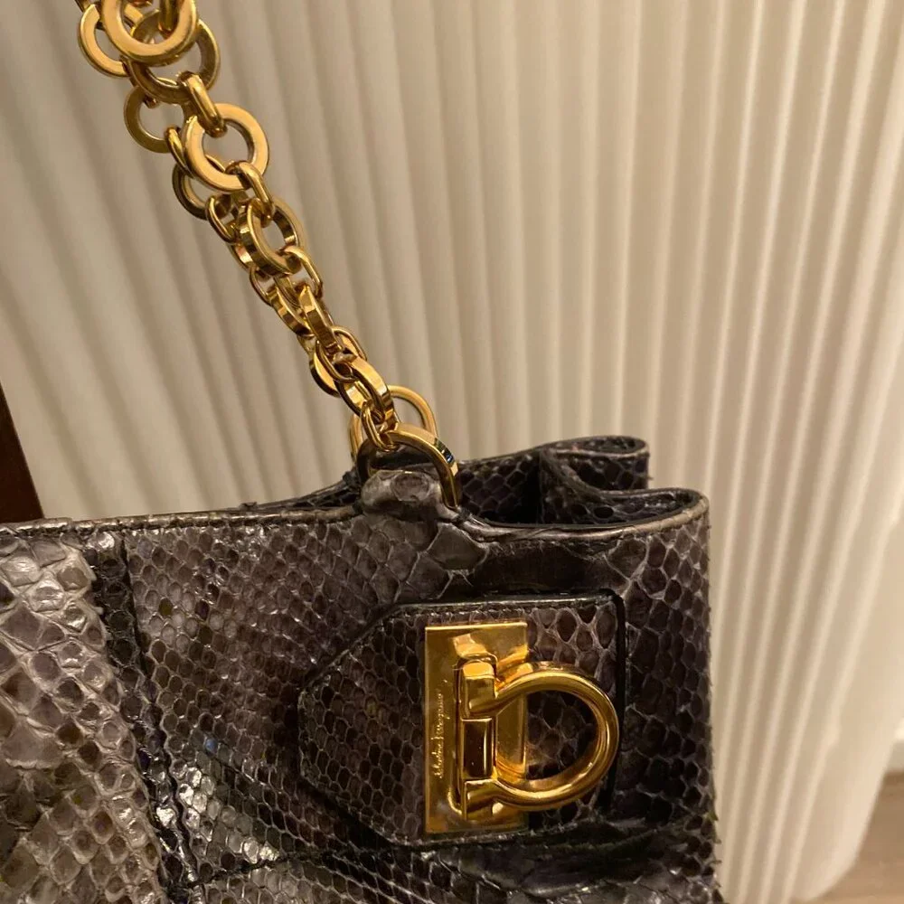 Ferragamo Python Soft-Bag - Picture 5 of 16